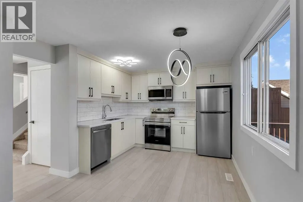 73 Erin Woods Place SE