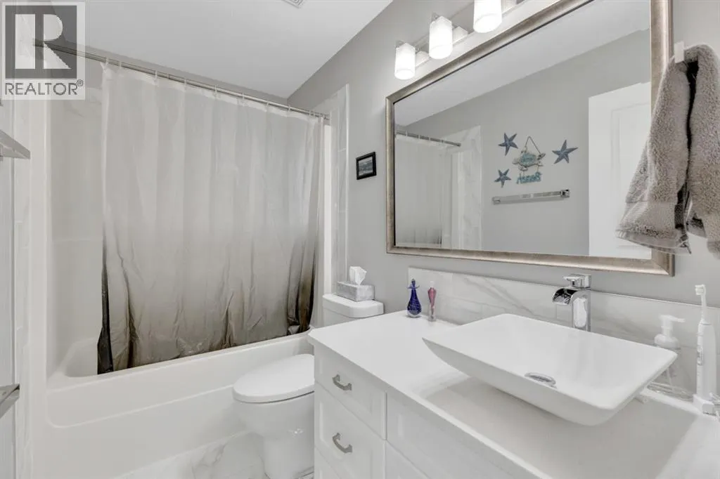 82 Hinshaw Drive W