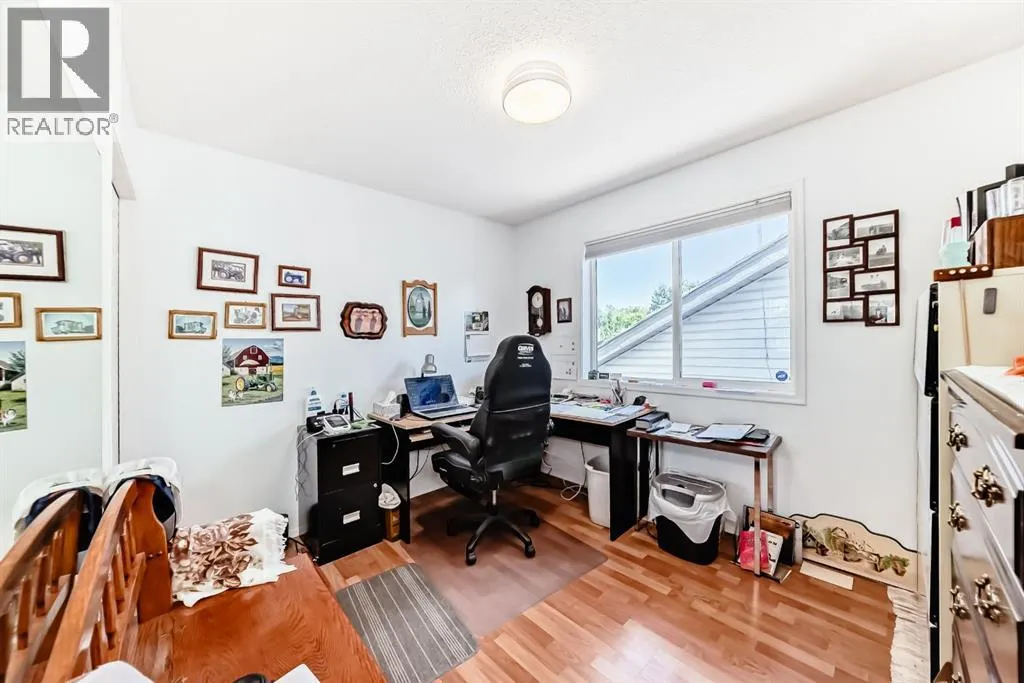 21 Strathmore Lakes Way