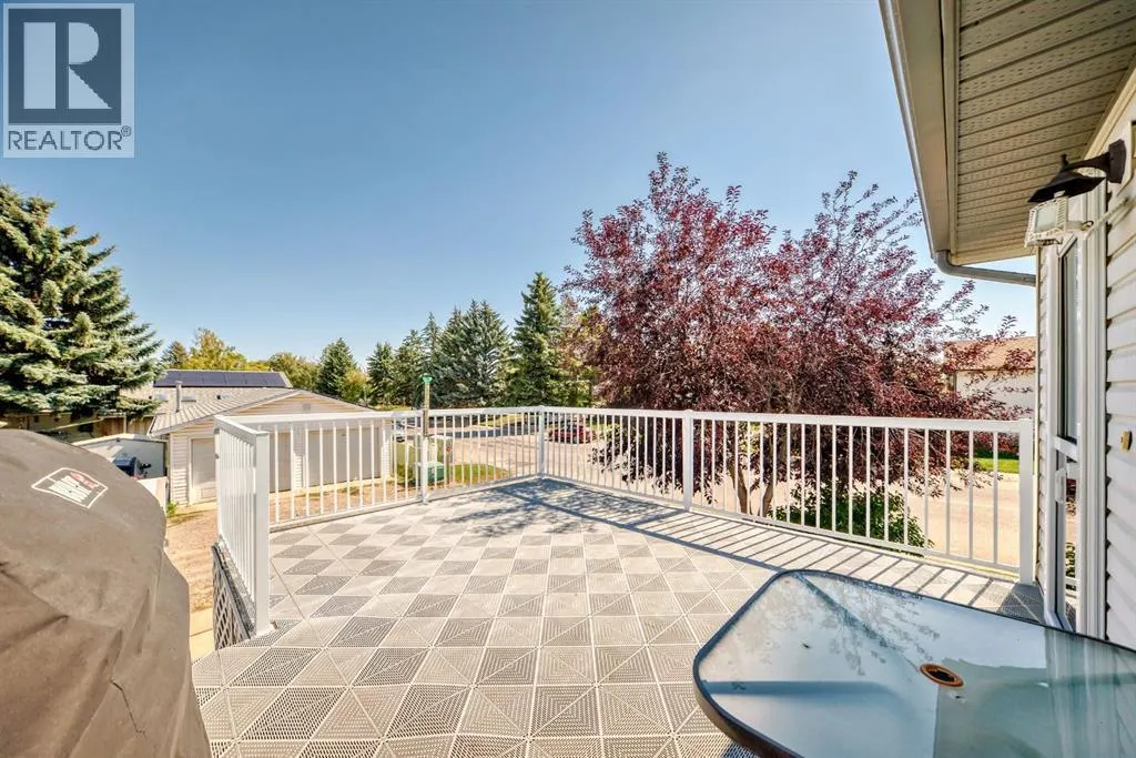 21 Strathmore Lakes Way