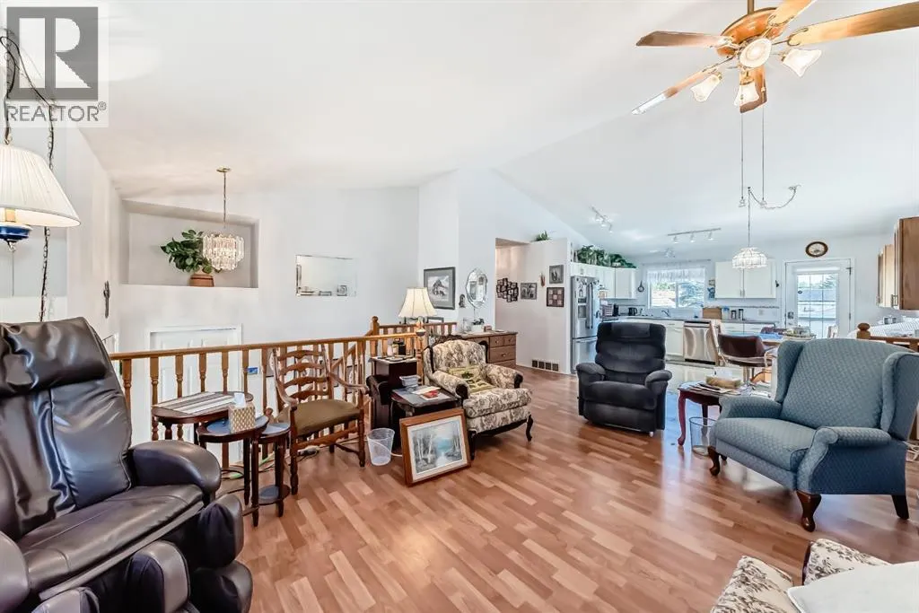 21 Strathmore Lakes Way
