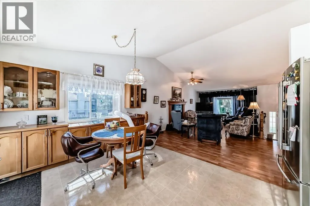 21 Strathmore Lakes Way