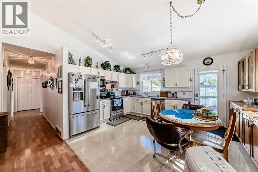 21 Strathmore Lakes Way