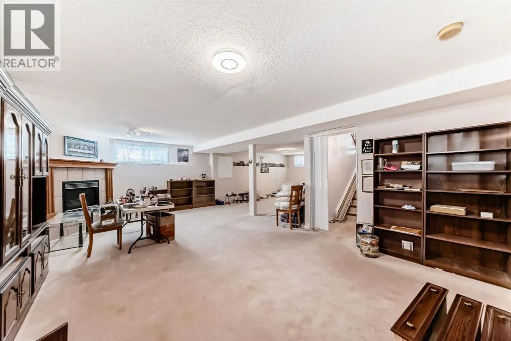 21 Strathmore Lakes Way