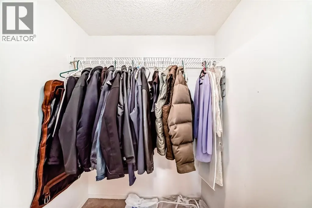 21 Strathmore Lakes Way
