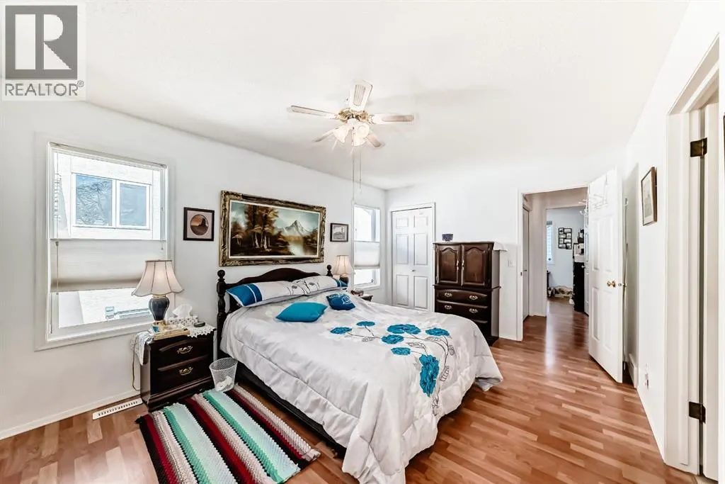 21 Strathmore Lakes Way