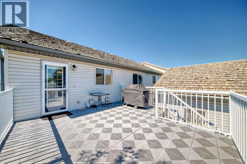 21 Strathmore Lakes Way