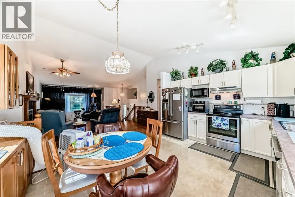 21 Strathmore Lakes Way