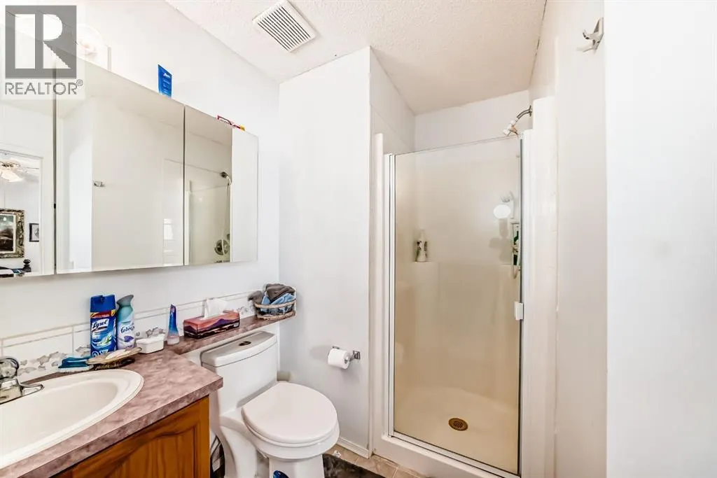 21 Strathmore Lakes Way