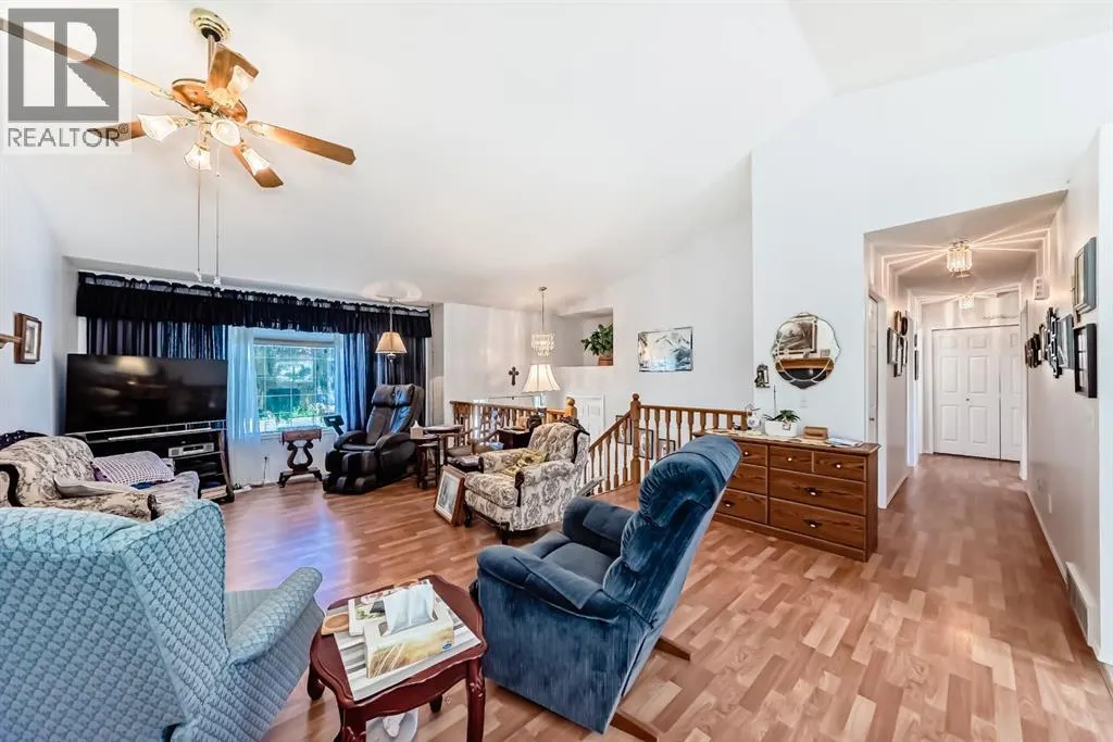 21 Strathmore Lakes Way