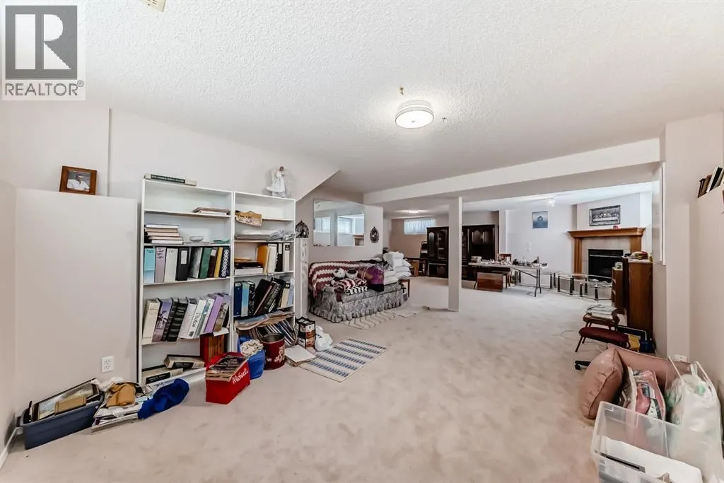 21 Strathmore Lakes Way