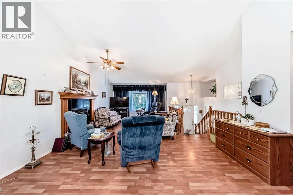 21 Strathmore Lakes Way
