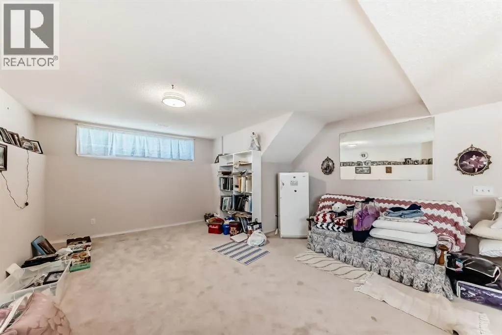 21 Strathmore Lakes Way