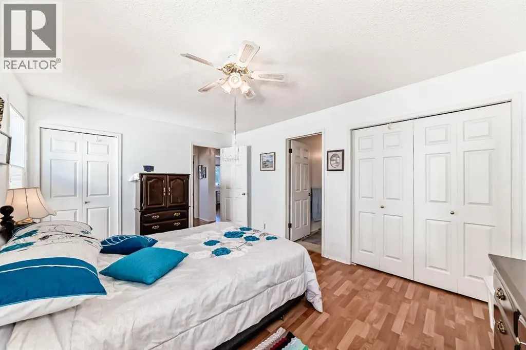 21 Strathmore Lakes Way