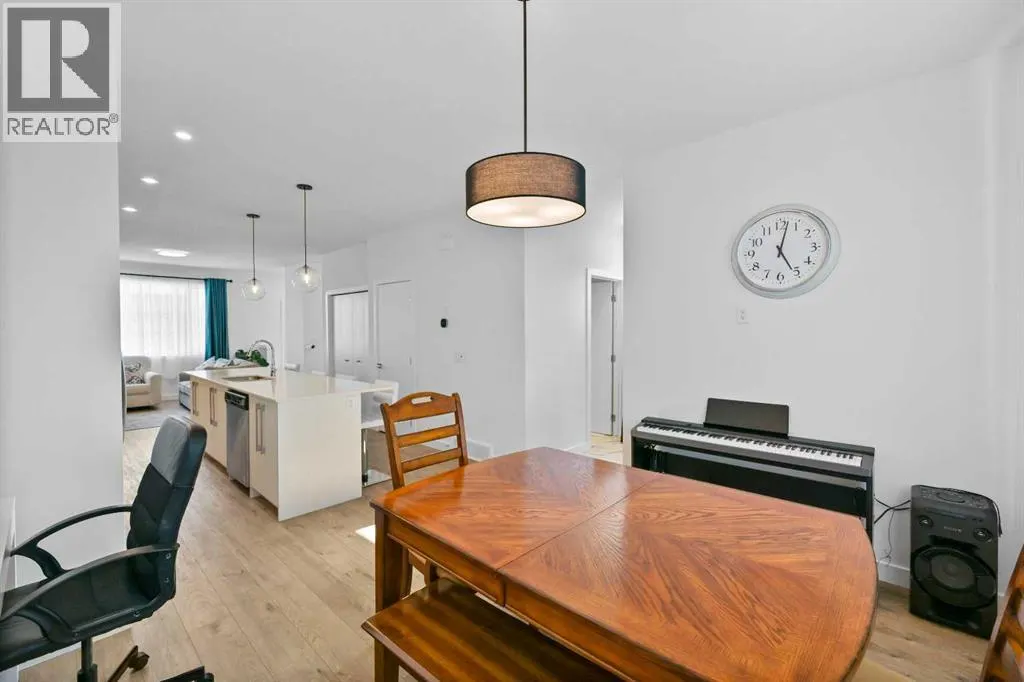 60 Amblefield Terrace NW