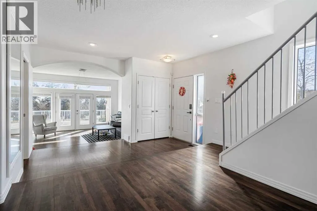 5503 Strathcona Hill SW