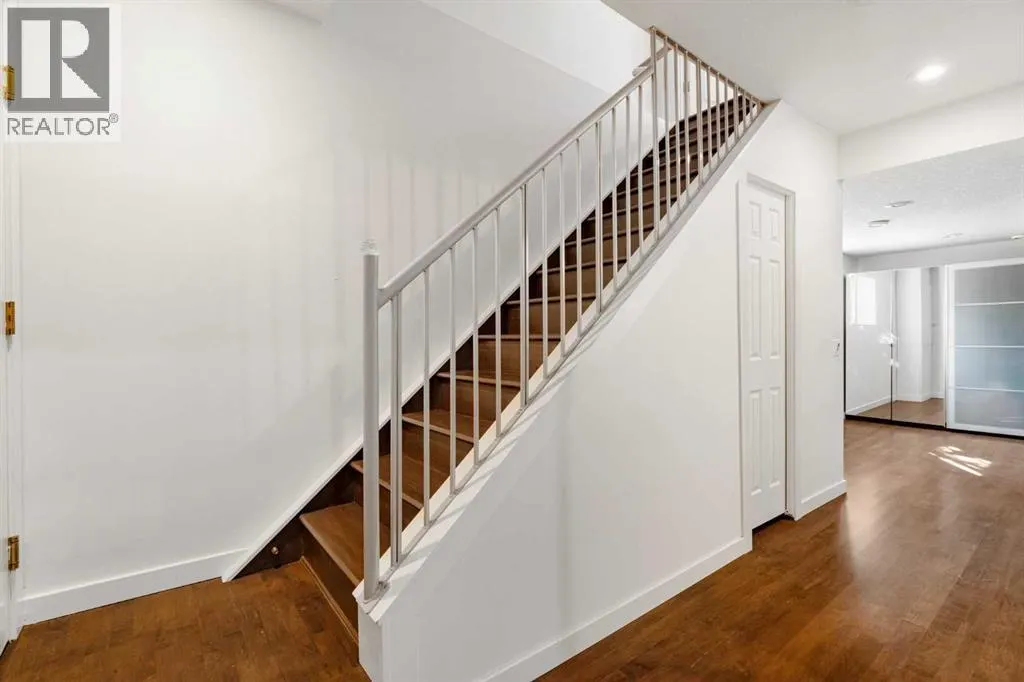 5503 Strathcona Hill SW