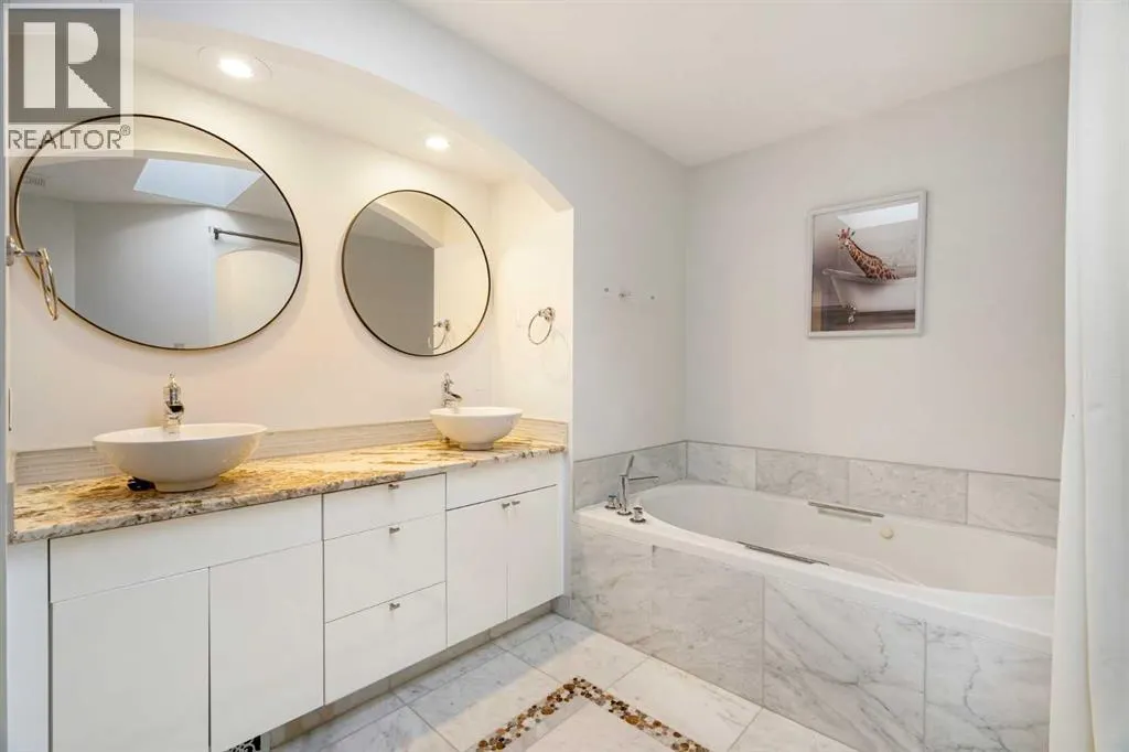 5503 Strathcona Hill SW