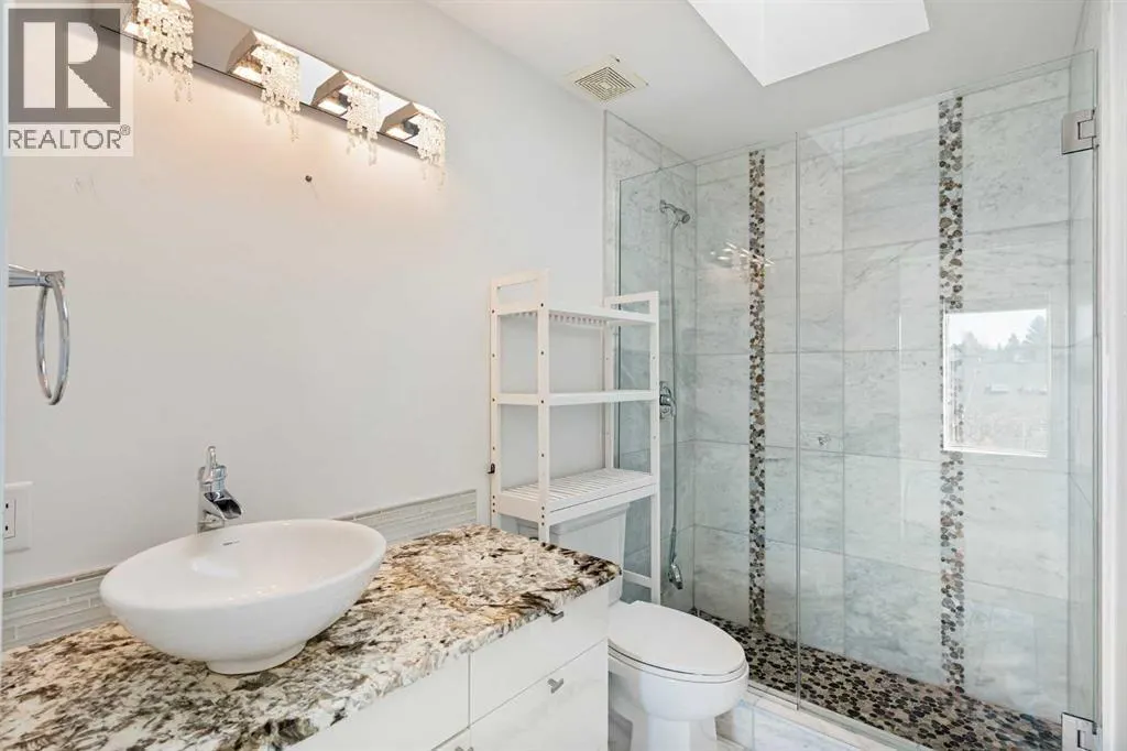 5503 Strathcona Hill SW