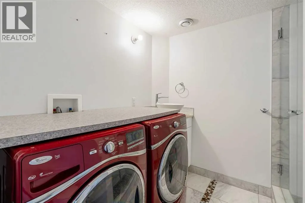 5503 Strathcona Hill SW