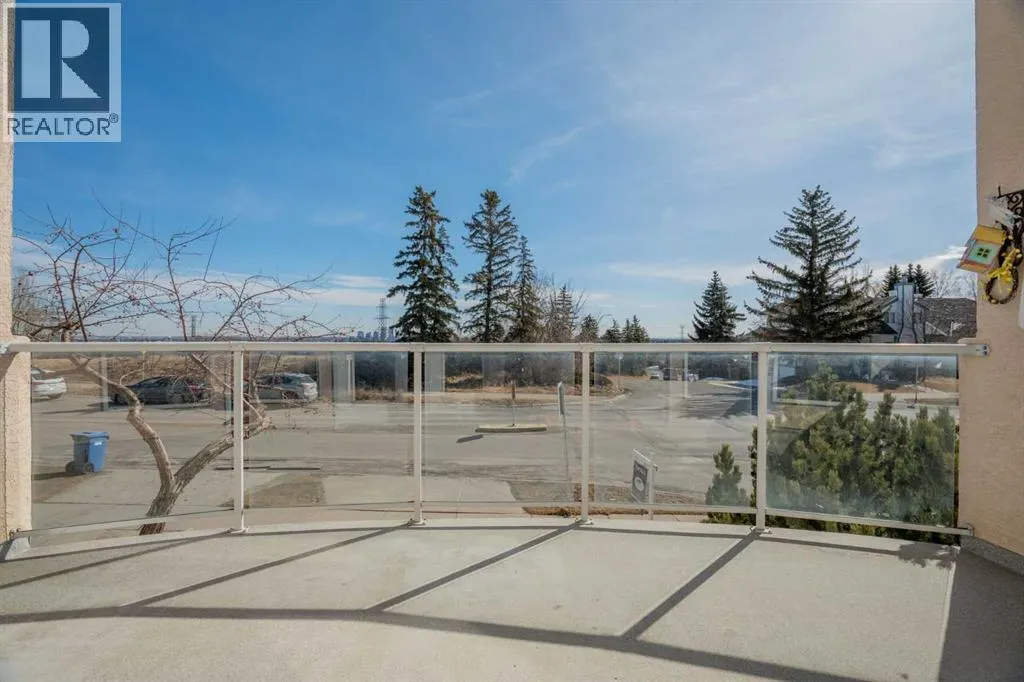 5503 Strathcona Hill SW
