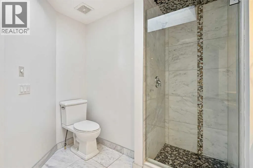 5503 Strathcona Hill SW
