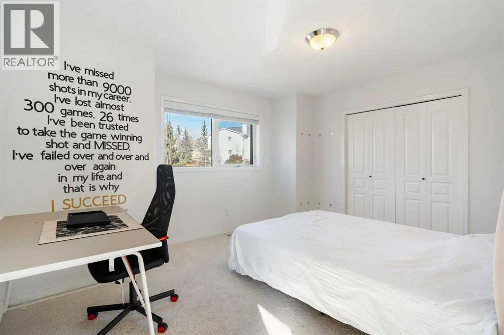5503 Strathcona Hill SW