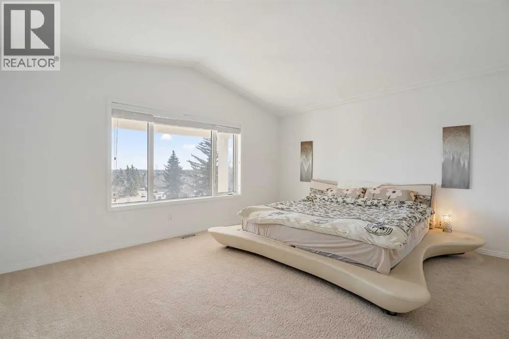 5503 Strathcona Hill SW