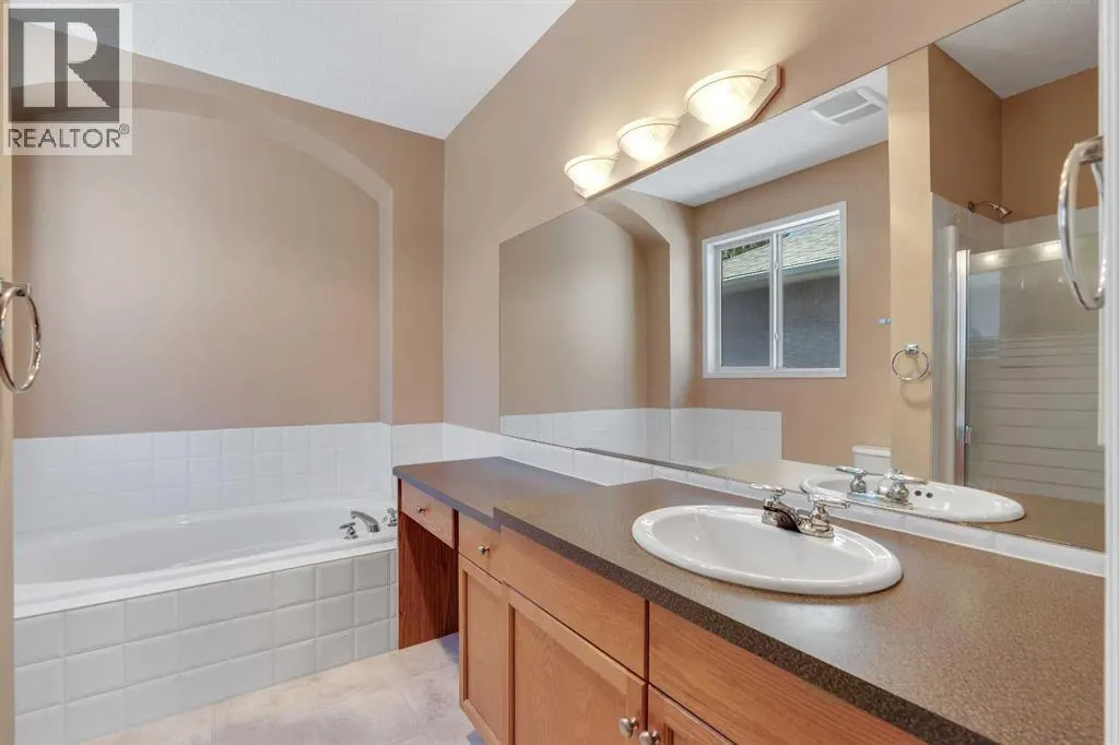 150 Harvest Oak View NE