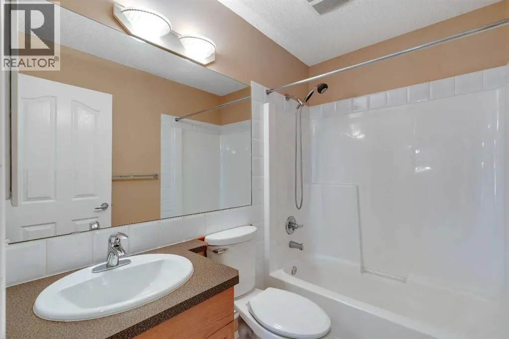 150 Harvest Oak View NE