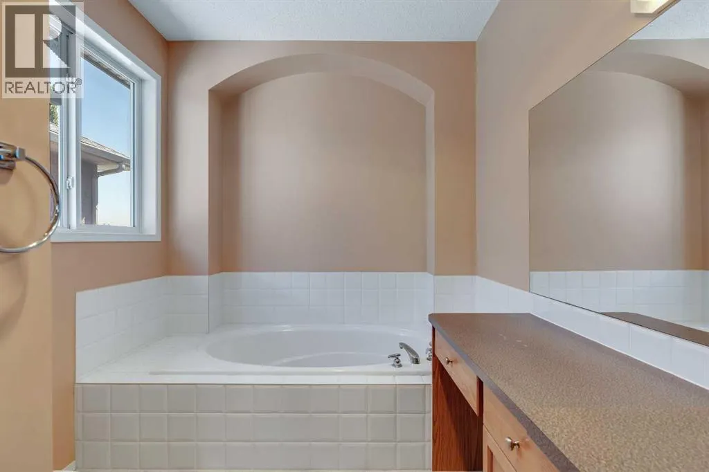 150 Harvest Oak View NE