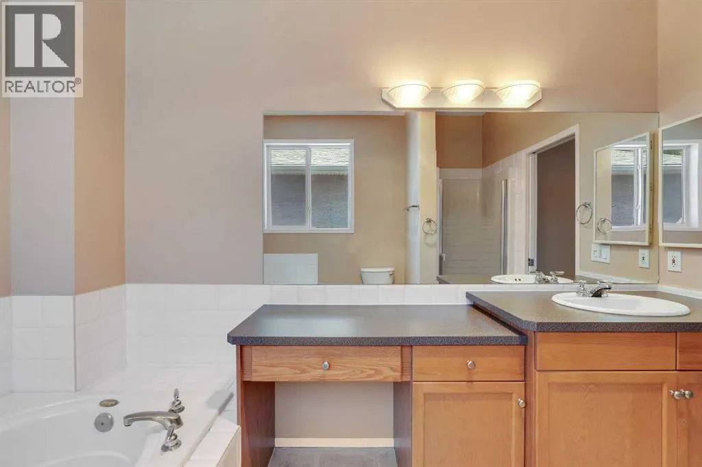 150 Harvest Oak View NE