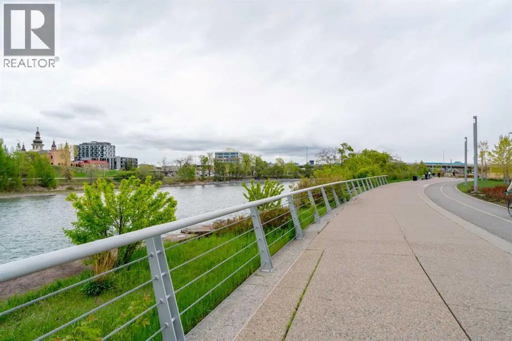 227, 333 Riverfront Avenue SE