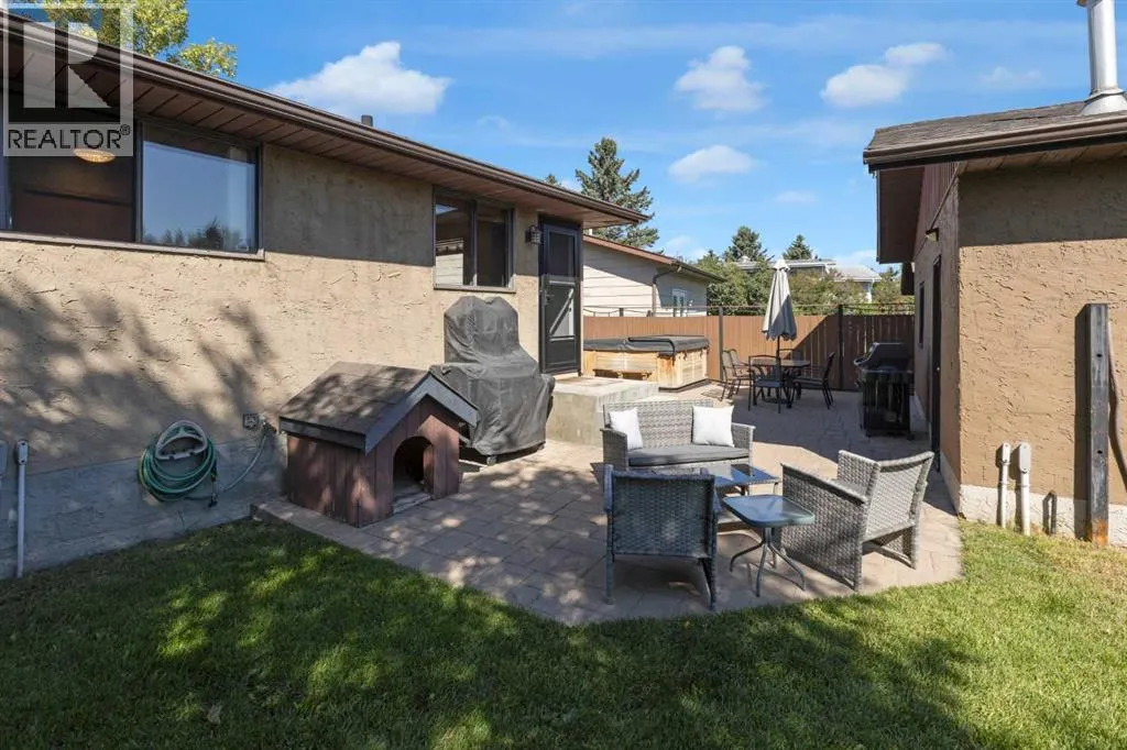 968 Abbotsford Drive NE