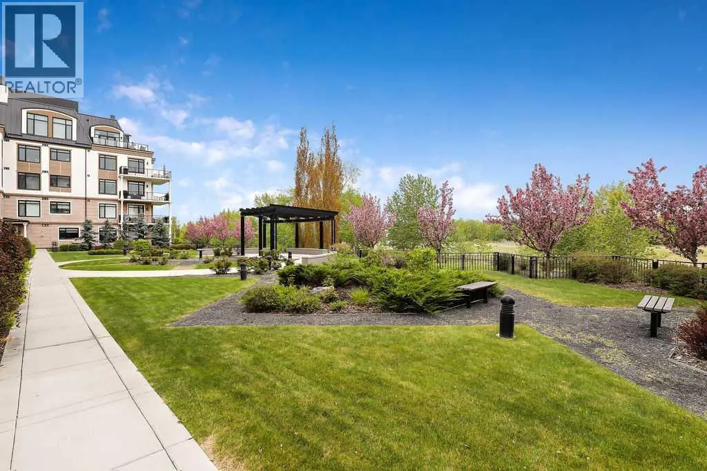 404, 131 Quarry Way SE