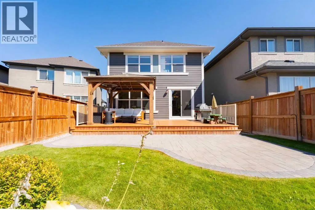 141 Masters Terrace SE