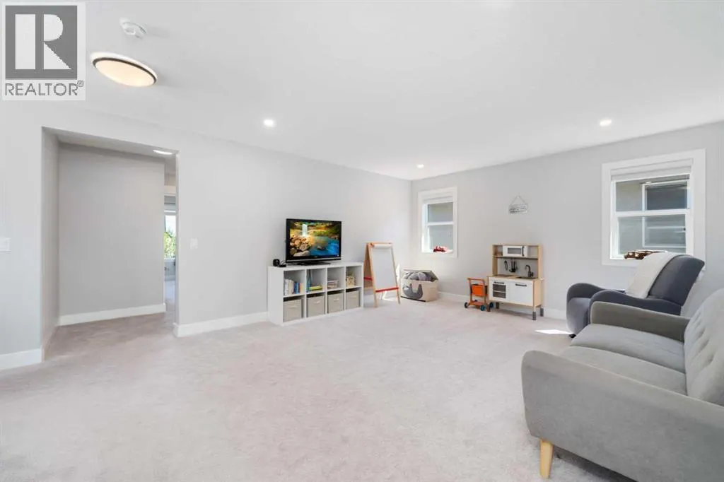 141 Masters Terrace SE