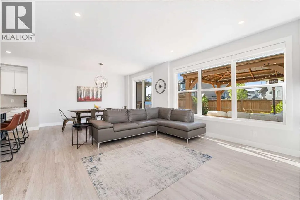 141 Masters Terrace SE
