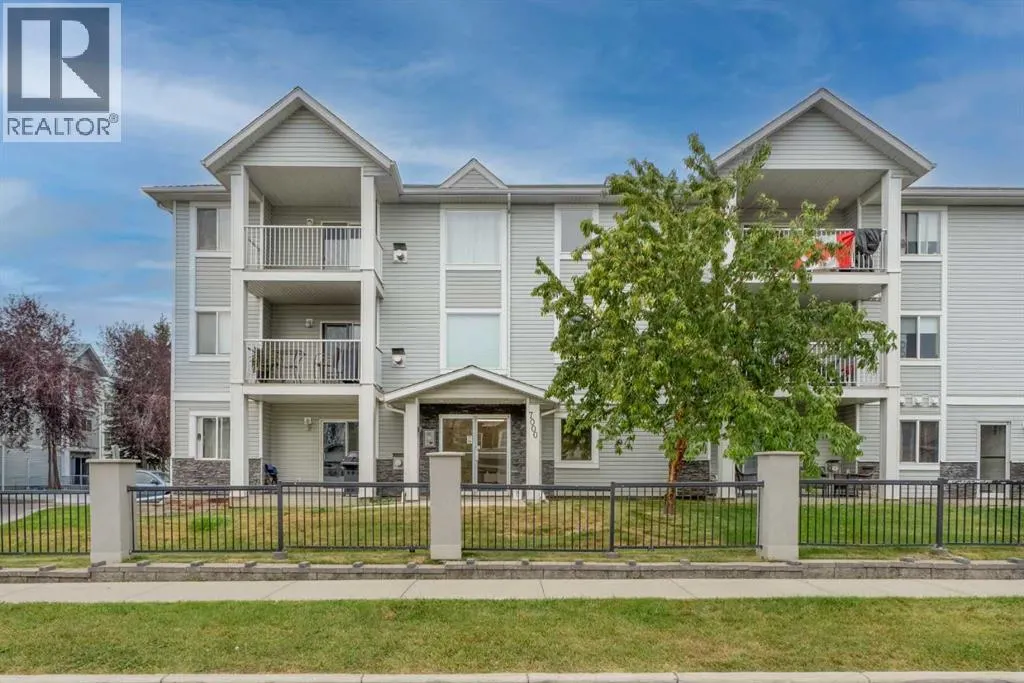 202, 7202 Valleyview Park SE