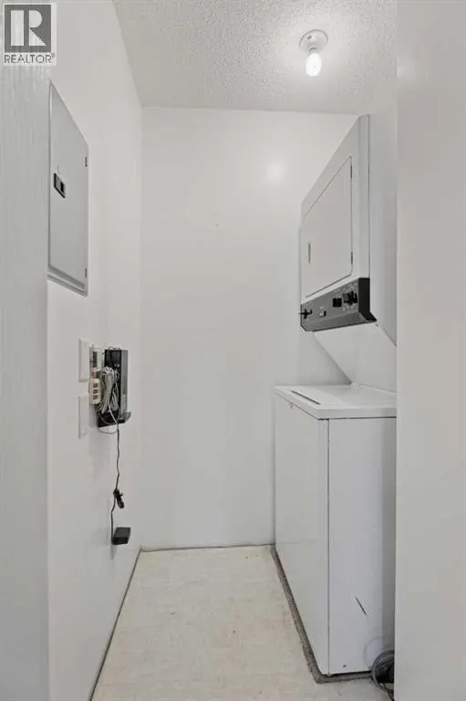 202, 7202 Valleyview Park SE