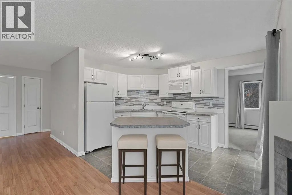 202, 7202 Valleyview Park SE