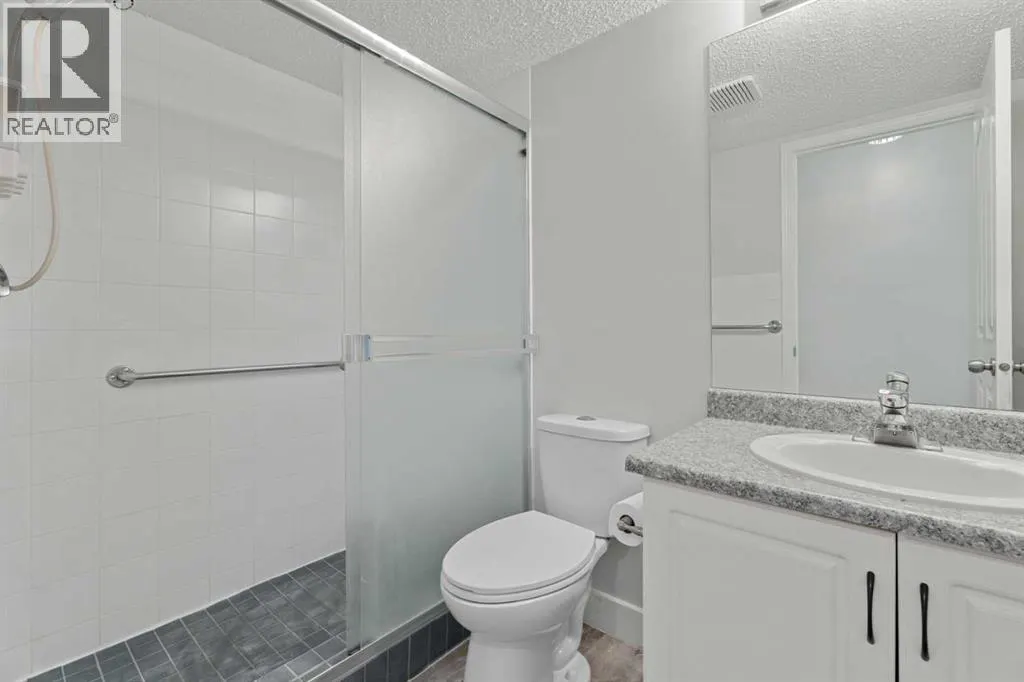 202, 7202 Valleyview Park SE