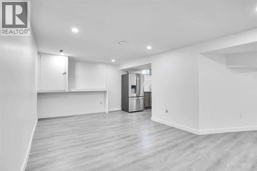 60 Whitworth Way NE