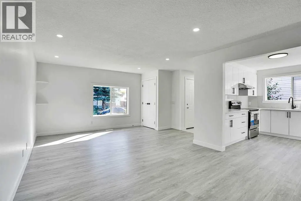 60 Whitworth Way NE