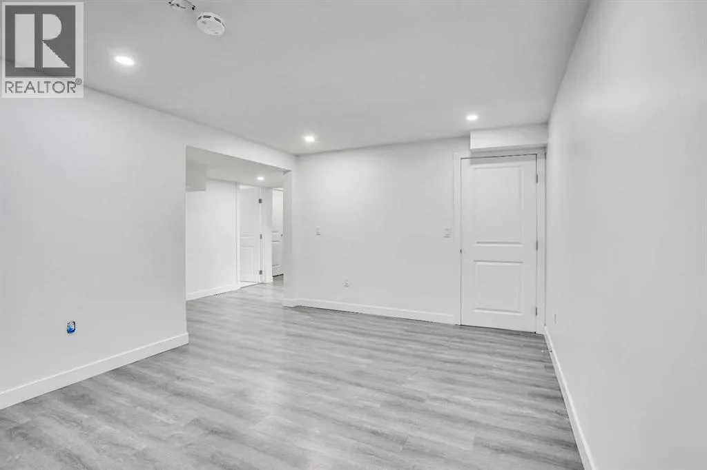 60 Whitworth Way NE