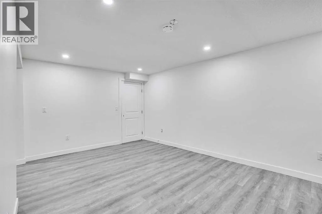 60 Whitworth Way NE