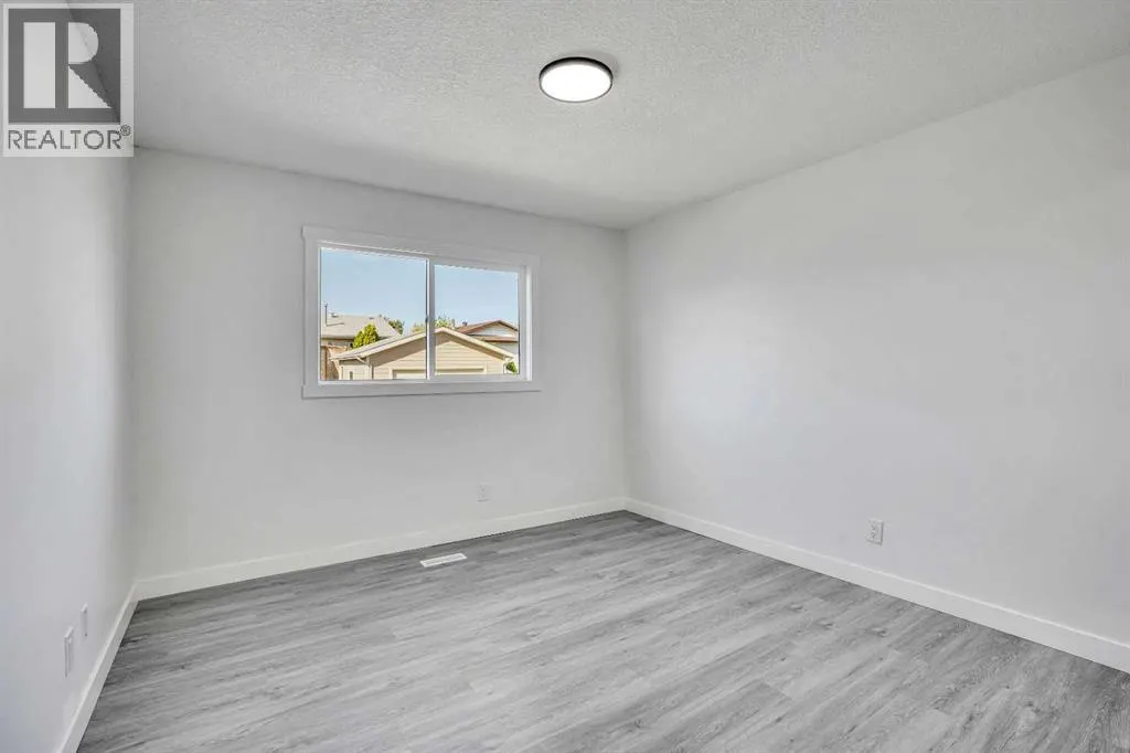 60 Whitworth Way NE