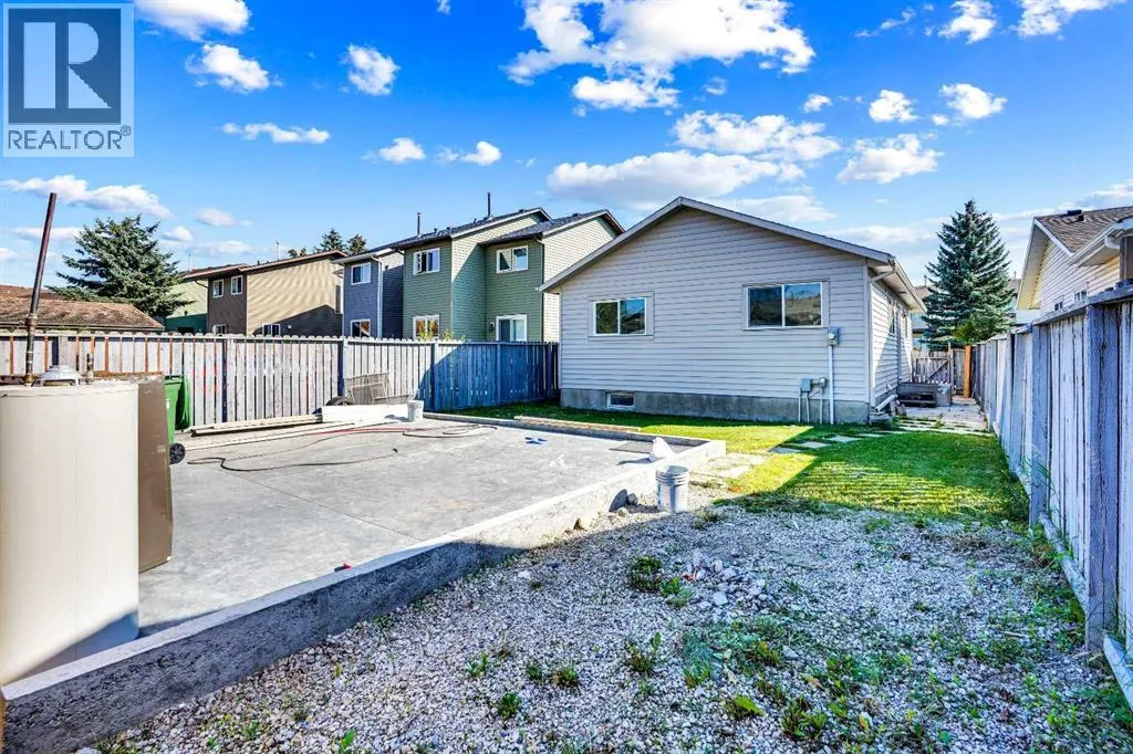 60 Whitworth Way NE