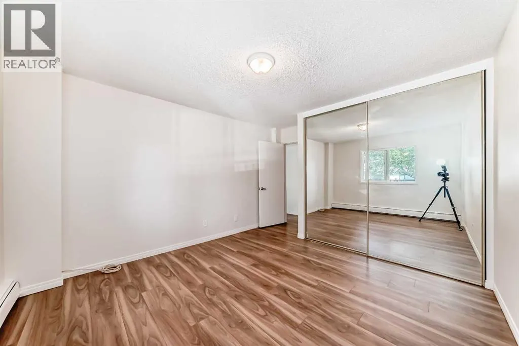 205, 635 56 Avenue SW
