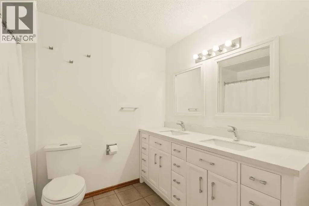 3302, 80 Glamis Drive SW